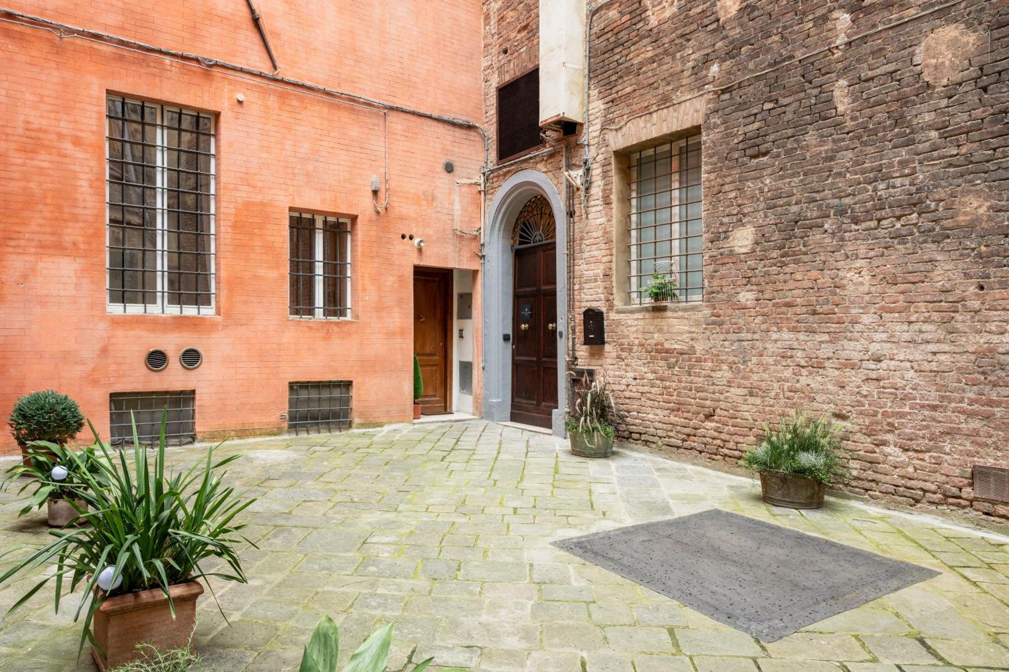 Palazzo Patrizi Suites & Spa シエーナ エクステリア 写真